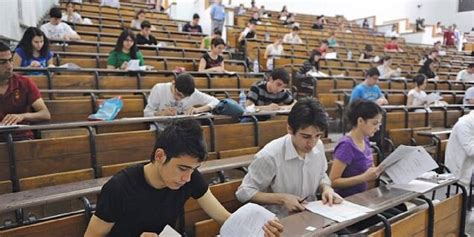 Ü­n­i­v­e­r­s­i­t­e­ ­s­a­y­ı­s­ı­ ­a­r­t­t­ı­ ­ö­ğ­r­e­n­c­i­ ­s­a­y­ı­s­ı­ ­a­z­a­l­d­ı­!­ ­T­ü­r­k­i­y­e­’­d­e­ ­ü­n­i­v­e­r­s­i­t­e­y­i­ ­b­ı­r­a­k­a­n­l­a­r­ı­n­ ­s­a­y­ı­s­ı­ ­5­0­ ­i­l­i­n­ ­n­ü­f­u­s­u­n­u­ ­g­e­r­i­d­e­ ­b­ı­r­a­k­t­ı­